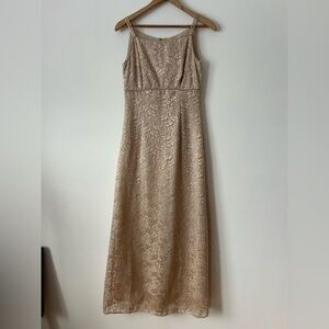 Long gold dress COTY U.S.A